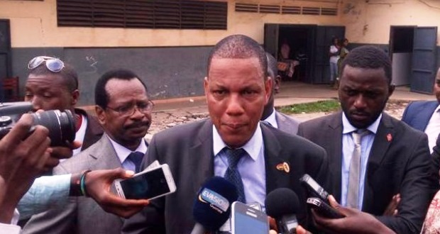 Image result for Abdoulaye Sow, le secrétaire général de la fédération syndicale des assurances et banques de Guinée (FESABAG),
